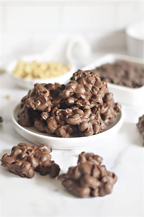 chocolate peanut cluster