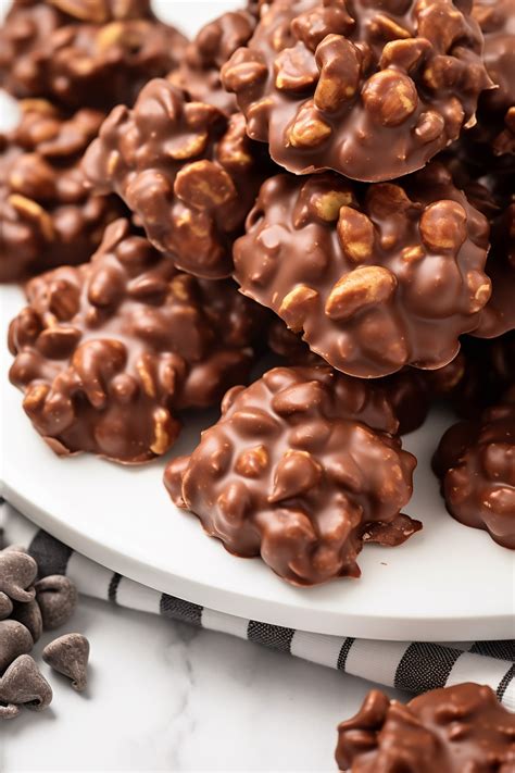 Chocolate Peanut Clusters Easy