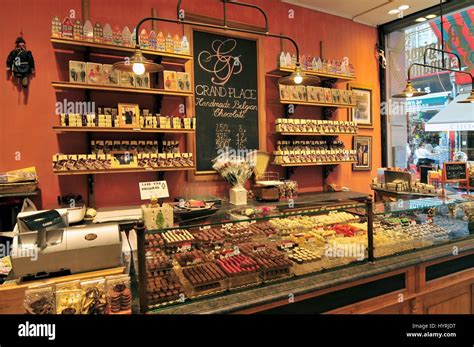 chocolate shops in brussels near grand place