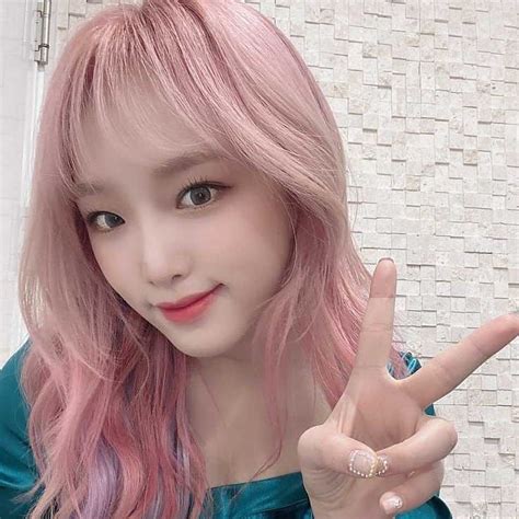 choi yena pink hair