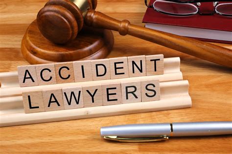 Choosing the Right Auto Injury Lawyer