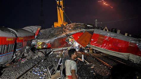 choque de trenes en india