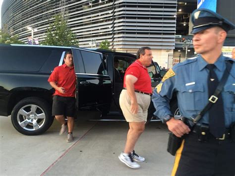 chris christie in shorts