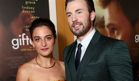 chris evans and wife age