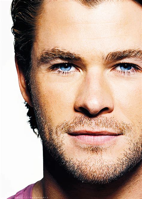 chris hemsworth blue eyes