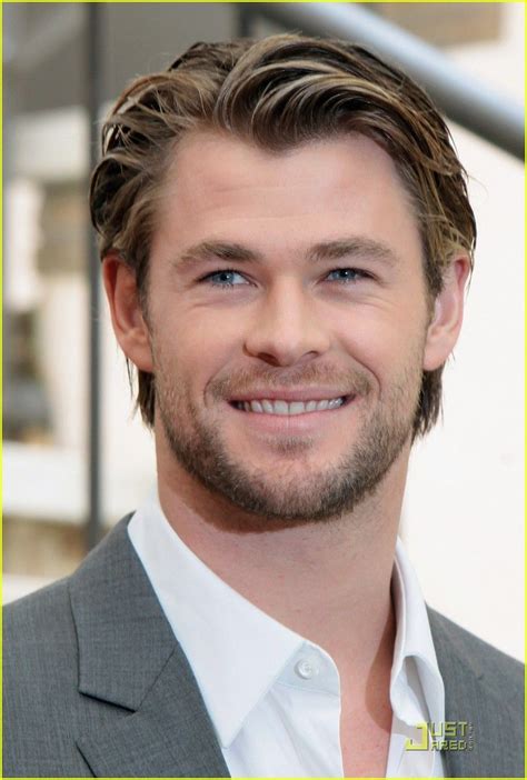 chris hemsworth medium length hair