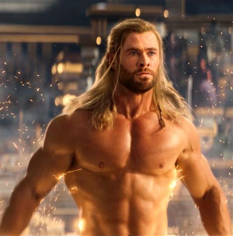 chris hemsworth muscles thor love and thunder