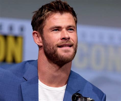 chris hemsworth personal life