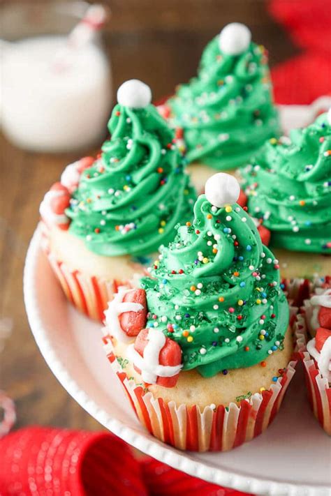 Easy Christmas Cupcakes with Drizzled Chocolate Recipe