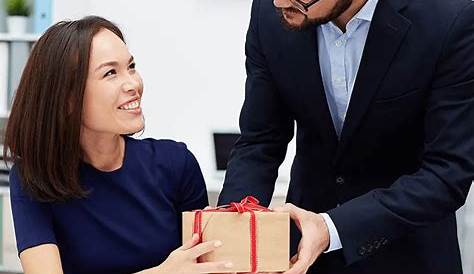 Christmas Gift Ideas For Employees From Boss