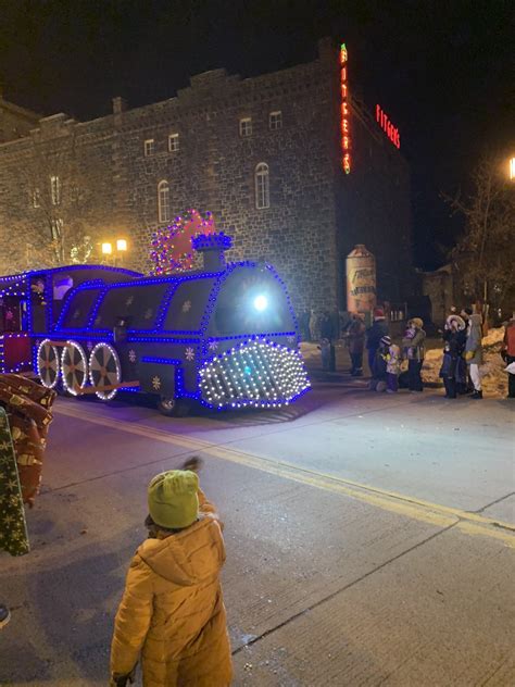christmas city of the north parade 2022