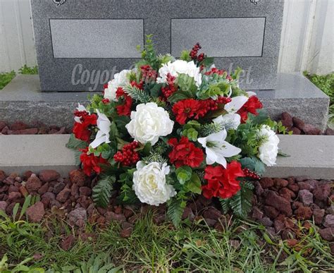 christmas flowers for graves