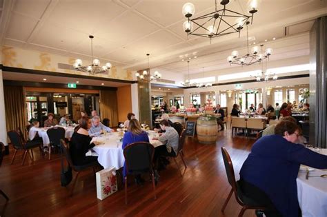 christmas lunch venues canberra