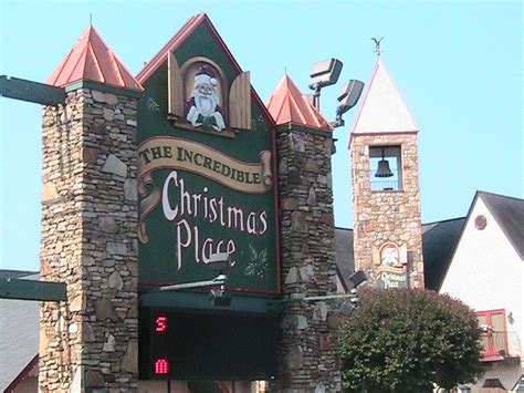 christmas palace gatlinburg tn