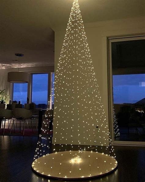 GloBrite 90cm LED Wall Mounted Christmas Tree Mini Xmas Tree With 20 LED Battery Powered