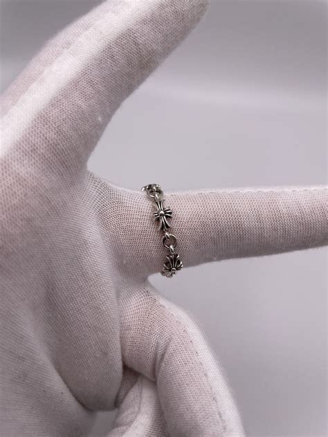 chrome hearts tiny e ring