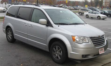 chrysler town and country minivan 2008