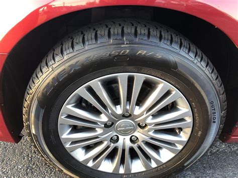 chrysler town and country tire size