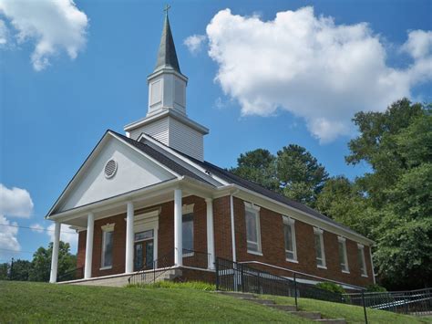 churches in holly springs