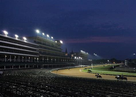 churchill downs night racing 2023