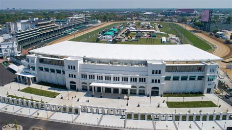 churchill downs opening day 2024
