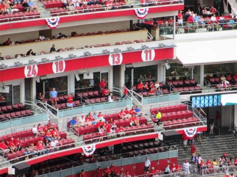 cincinnati reds club seating