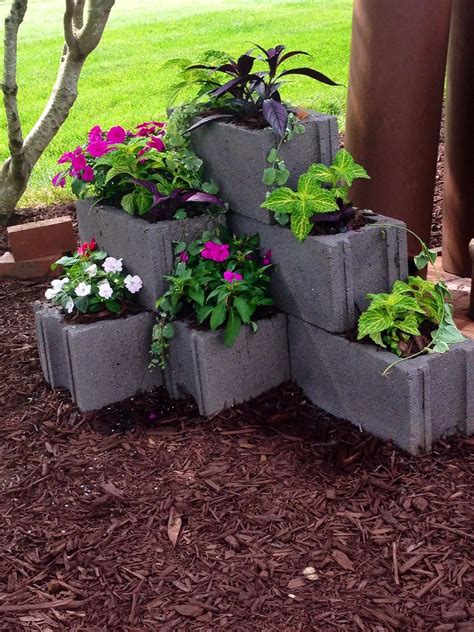 10+ Unique DIY Cinder Block Garden Ideas For Home Look Beautiful