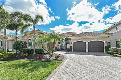 Cinnamon Bay Circle Naples Fl