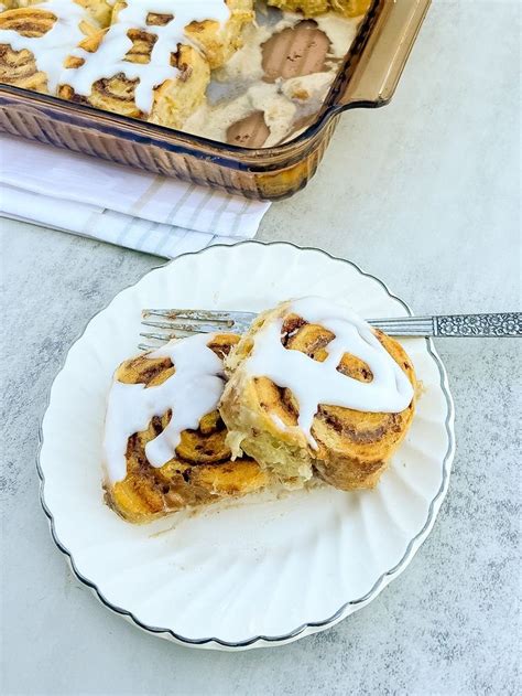 Cinnabon Cinnamon Rolls Copycat The Girl Who Ate Everything