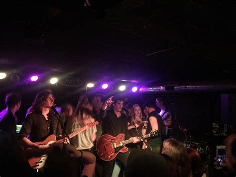 circa waves at mtc