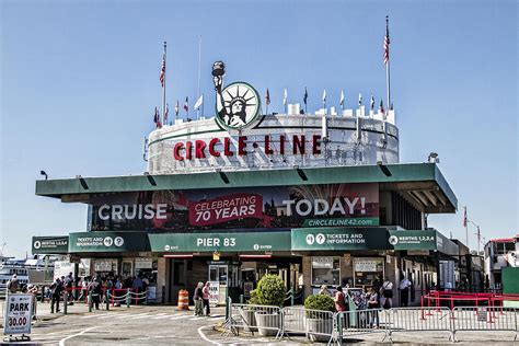 circle line sightseeing cruises parking