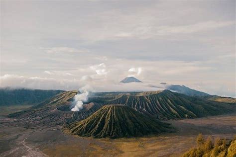 ciri ciri gunung api maar