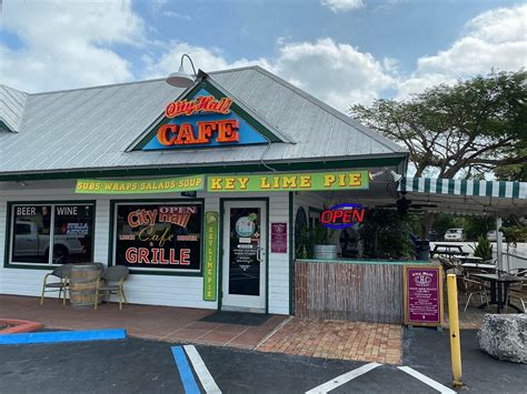 city hall cafe islamorada