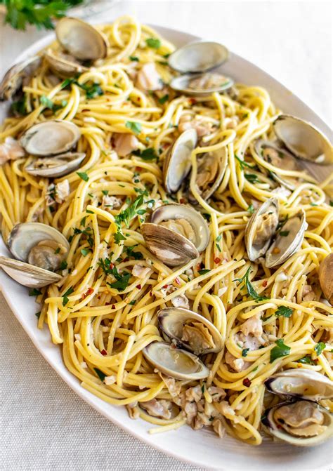 Clams Over Spaghetti