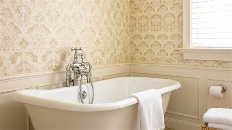 Classic Bathroom Wallpaper