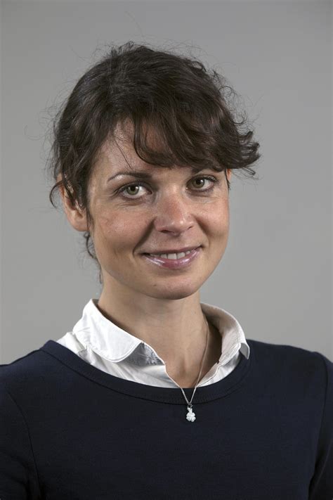 5 Facts Claudia Loebel