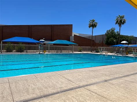 clean swimming pool phoenix