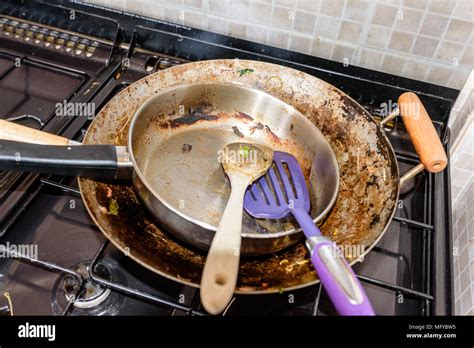 Cleaning Dirty Pans
