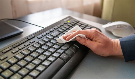 cleaning keyboard