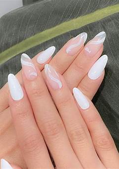 Clear Acrylic Nails Almond: The Perfect Nail Trend For 2023