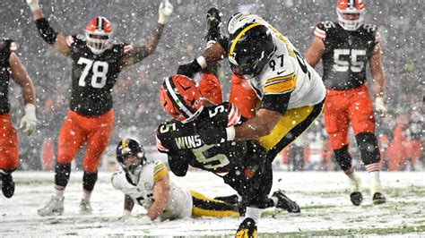 Browns put on a first quarter for the playoff ages