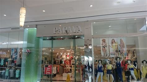 closest papaya clothing store