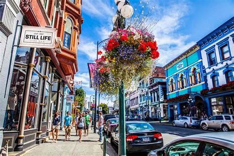 clothing stores downtown victoria bc