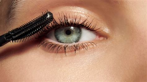 Clumpy Mascara Meaning