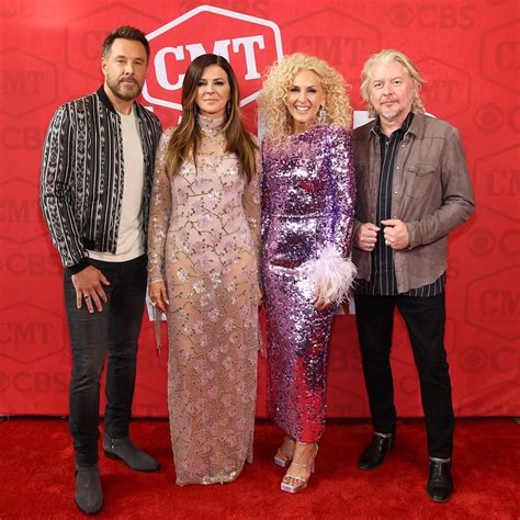 cmt music awards red carpet