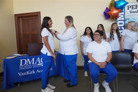 cna classes dmacc