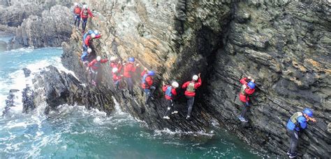 coasteering anglesey jumping