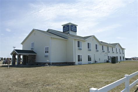 cobblestone inn and suites nd