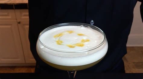 Whiskey Sour Recipe Whiskey sour, Rum sour recipe, Sour foods