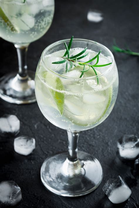 cocktail con martini bianco